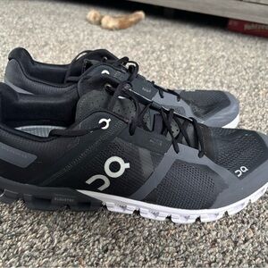 Mens ON Cloudflow Running Shoe